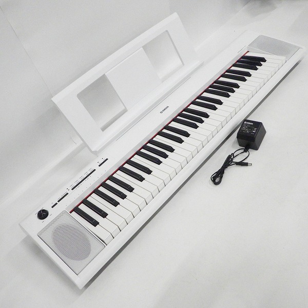 実際に弊社で買取させて頂いた★YAMAHA/ヤマハ piaggero/ピアジェーロ NP-12WH/ホワイト 電子キーボード 2016年製 ACアダプター付【動作確認済】 