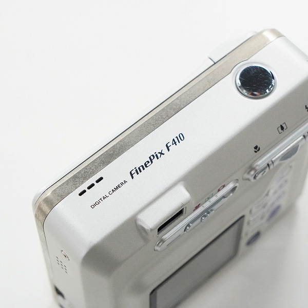 実際に弊社で買取させて頂いたFUJIFILM/富士フィルム FinePix F410 コンパクトデジタルカメラ 動作未確認の画像 3枚目