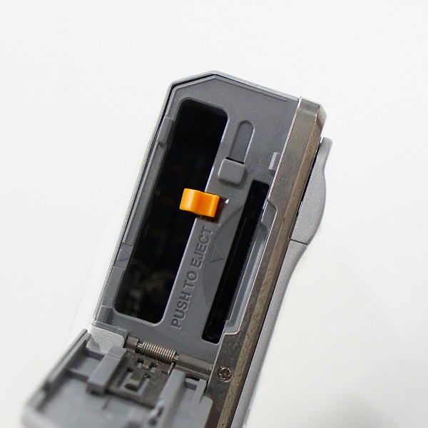 実際に弊社で買取させて頂いたFUJIFILM/富士フィルム FinePix F410 コンパクトデジタルカメラ 動作未確認の画像 7枚目