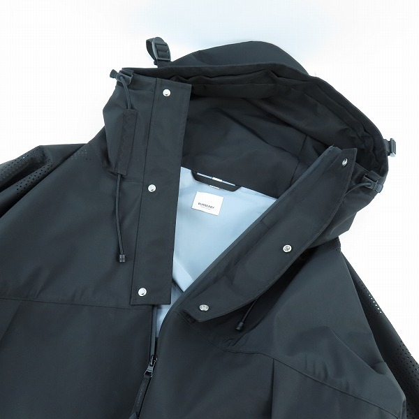実際に弊社で買取させて頂いたBURBERRY/バーバリー パンチングロゴ マウンテンパーカー Lの画像 6枚目