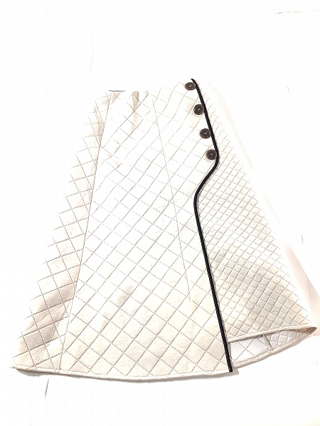 実際に弊社で買取させて頂いた【おまとめ】バーバリーロンドン ブルーレーベル/ガリャルダガランテ/ローラ アシュレイ 他 セットアップ/プルオーバー 等の画像 3枚目