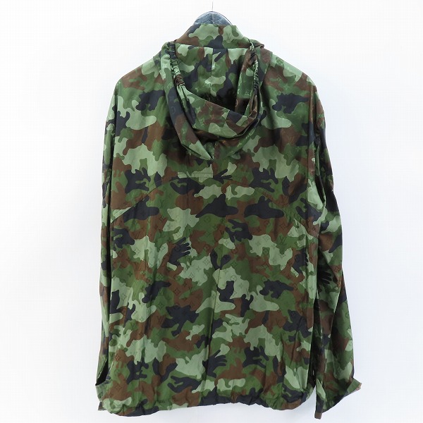 実際に弊社で買取させて頂いた【JPタグ】LOUIS VUITTON/ルイヴィトン カモフラ柄 ウィンドブレーカー フーディジャケット RM202M XCO HJB08W/52の画像 1枚目