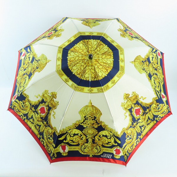 実際に弊社で買取させて頂いたジャンニヴェルサーチ 折りたたみ傘 雨具 総柄 ホワイト系×ネイビー×レッド