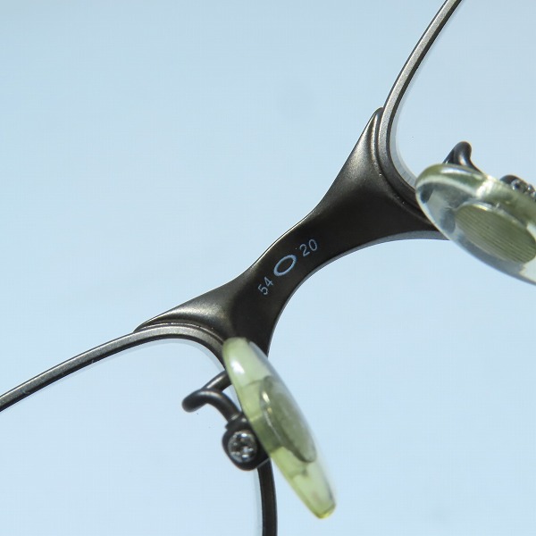 実際に弊社で買取させて頂いたOAKLEY/オークリー Ti Wiretap/ワイヤータップ 度入り眼鏡/メガネフレーム Pewterの画像 7枚目