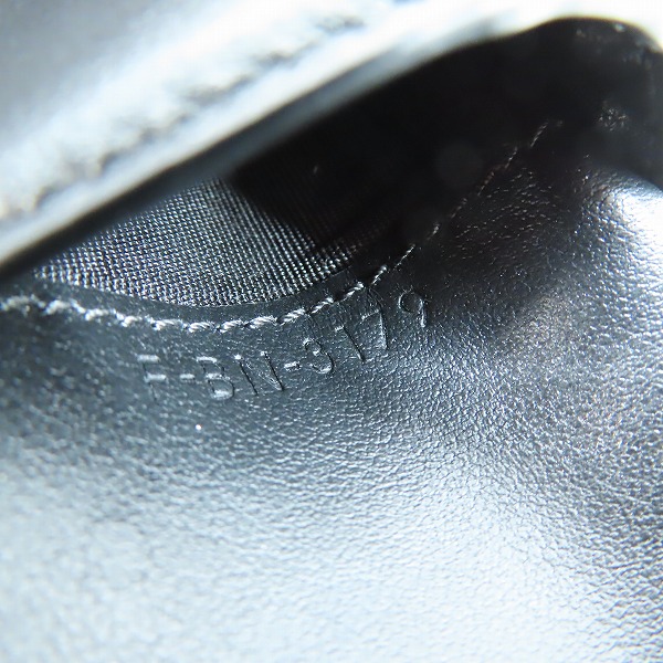 実際に弊社で買取させて頂いたCELINE/セリーヌ グレインドカーフスキン バイフォールドウォレット/二つ折り財布 BLACK 10C87-3BEN-38SIの画像 6枚目