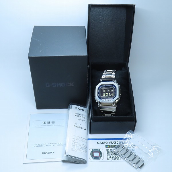 実際に弊社で買取させて頂いた【保証期間内】G-SHOCK/Gショック フルメタル ブルーアクセント Bluetooth搭載 電波ソーラー ウォッチ/腕時計 GMW-B5000D-2JFの画像 9枚目