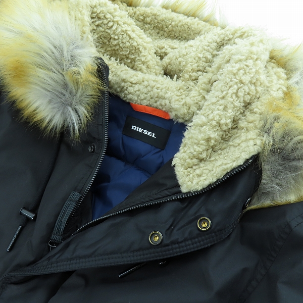 実際に弊社で買取させて頂いたDIESEL/ディーゼル ファー 中綿ジャケット Mの画像 2枚目