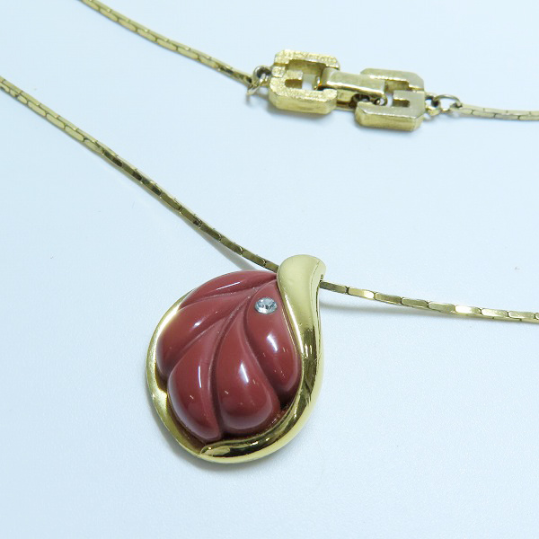 実際に弊社で買取させて頂いたGIVENCHY/ジバンシー リーフデザイン ラインストーン ネックレス