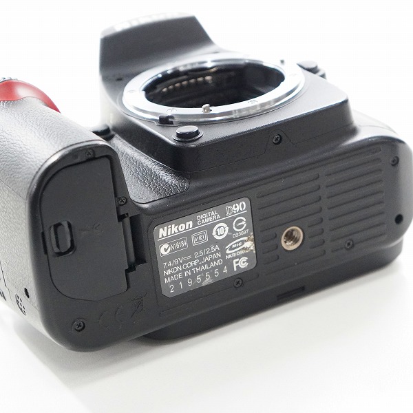 実際に弊社で買取させて頂いたNikon/ニコン D90 デジタル一眼レフカメラ ボディ 簡易動作確認済みの画像 5枚目