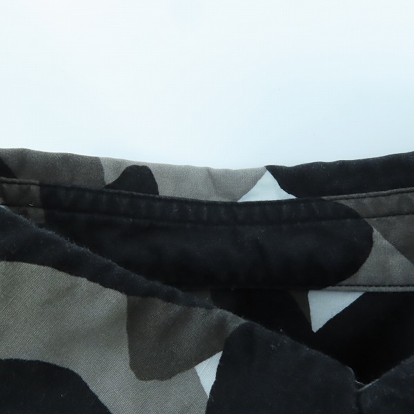 実際に弊社で買取させて頂いたBLACK COMME des GARCONS/ブラックコムデギャルソン AD2018 カモフラ 長袖ボタンシャツ 1B-B008/Lの画像 5枚目