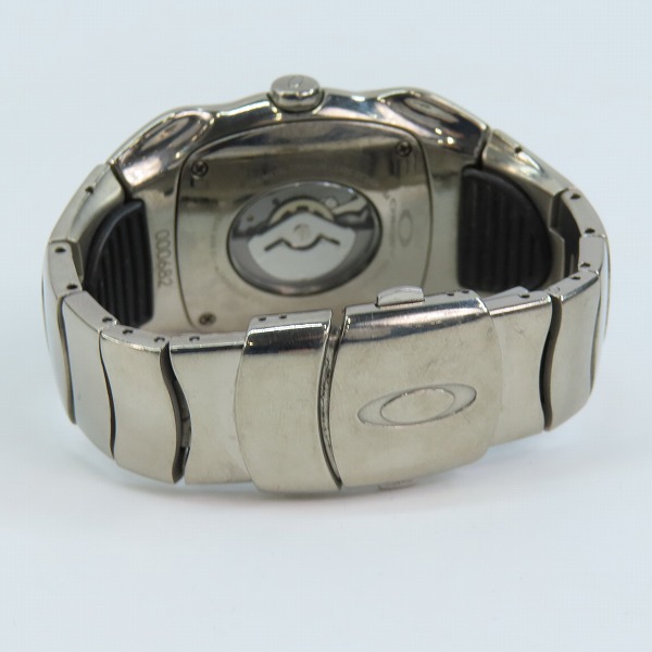 実際に弊社で買取させて頂いたOAKLEY/オークリー TIME BOMB/タイムボム X METAL BOX 腕時計の画像 3枚目
