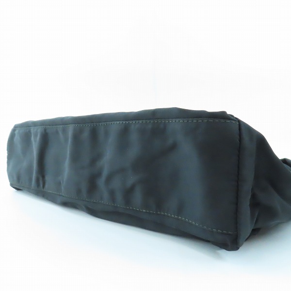 実際に弊社で買取させて頂いたPRADA/プラダ ロゴプレート ナイロン ハンドバッグ ブラックの画像 2枚目