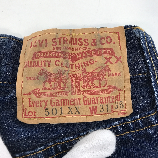 実際に弊社で買取させて頂いたLEVIS/リーバイス 96年製 501XX 刻印555 バレンシア製 復刻 ビッグE デニムパンツ 501-0004 /W31 L36の画像 2枚目
