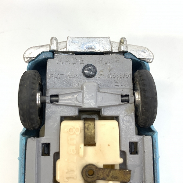 実際に弊社で買取させて頂いたTri-ang SPOT-ON/スポットオン 1/42 ROVER 3 LITER MODEL 157/SL WITH HEAD AND REAR LIGHTS/ローバー3 ライトレ ミニカーの画像 6枚目