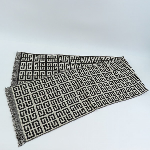 実際に弊社で買取させて頂いたGIVENCHY/ジバンシィ ロゴ総柄 ウール マフラー ストールの画像 3枚目