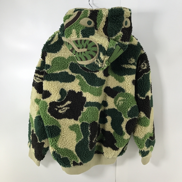 実際に弊社で買取させて頂いた【未使用】A BATHING APE/アベイジングエイプ ABC Camo zip-up Hoodie ボアジャケット 001ZPK801307M/Sの画像 1枚目