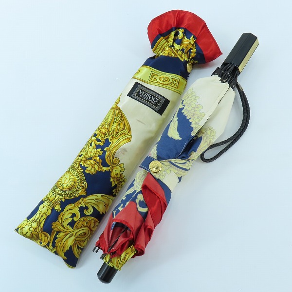 実際に弊社で買取させて頂いたジャンニヴェルサーチ 折りたたみ傘 雨具 総柄 ホワイト系×ネイビー×レッドの画像 8枚目