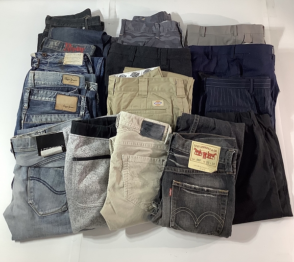 実際に弊社で買取させて頂いた【おまとめ】ディーゼル/リーバイス/ディッキーズ 等 デニムパンツ/コーデュロイパンツ 他