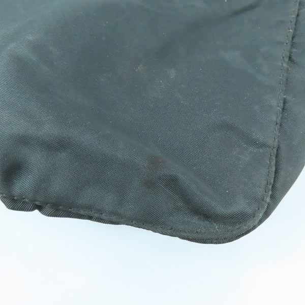 実際に弊社で買取させて頂いたPRADA/プラダ ロゴプレート ナイロン ハンドバッグ グレーの画像 8枚目