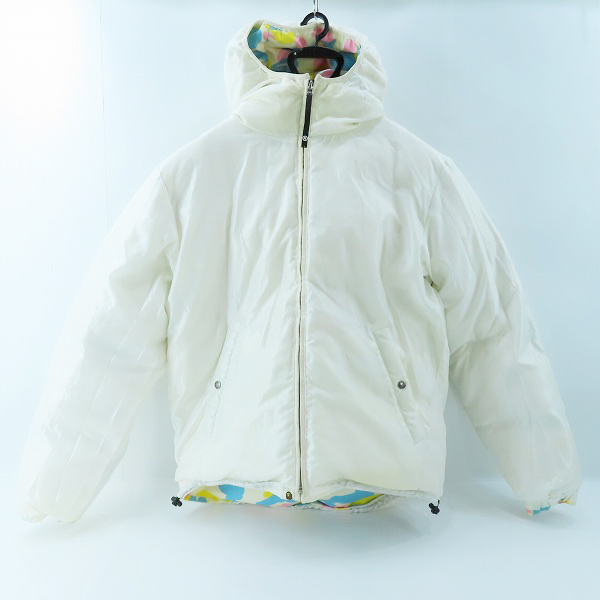 実際に弊社で買取させて頂いたA BATHING APE/アベイシングエイプ サルカモ/カモフラ/迷彩 リバーシブル ダウンジャケット ホワイト/Lの画像 2枚目