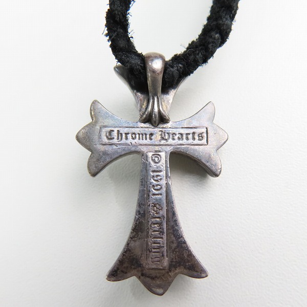 実際に弊社で買取させて頂いたCHROME HEARTS/クロムハーツ スモールCHクロスペンダント w/レザーブレード バレルボロチップの画像 2枚目
