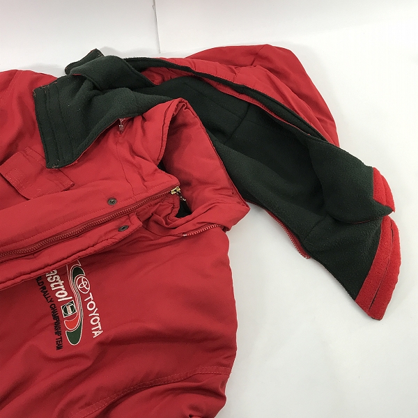 実際に弊社で買取させて頂いたTOYOTA Castrol/トヨタ カストロール World Rally Championship team フード ジャケット/Lの画像 3枚目