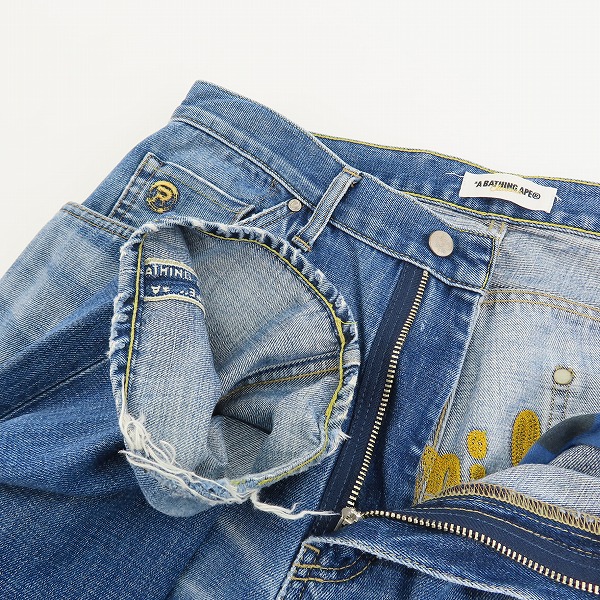 実際に弊社で買取させて頂いたA BATHING APE/アベイシングエイプ バック刺繍/ワッペン付き デニムパンツ Mの画像 2枚目