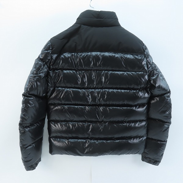 実際に弊社で買取させて頂いた【JPタグ】MONCLER/モンクレール BRUEL GIUBBOTTO ブリュエル ダウンジャケット E20914182685 68950/1の画像 1枚目