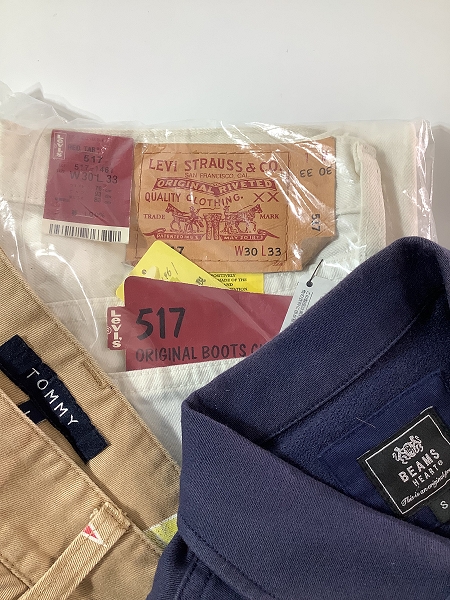 実際に弊社で買取させて頂いた【おまとめ/未使用含む】ビームス/トミーヒルフィガー/リーバイス 他 デニムパンツ/チノパン/長袖トップス 等の画像 1枚目