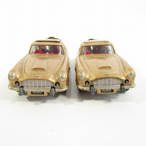 実際に弊社で買取させて頂いたCORGI TOYS/コーギートイズ  007 JAMES BOND'S ASTON MARTIN DB5/アストンマーティン ゴールド ミニカー 2点セットの画像 1枚目
