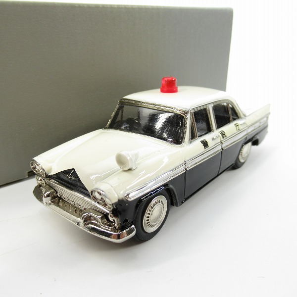 実際に弊社で買取させて頂いたアイアイアドカンパニー FINE MODEL/ファインモデル 1/43 プリンススカイライン パトカー 1960年式 ミニカー