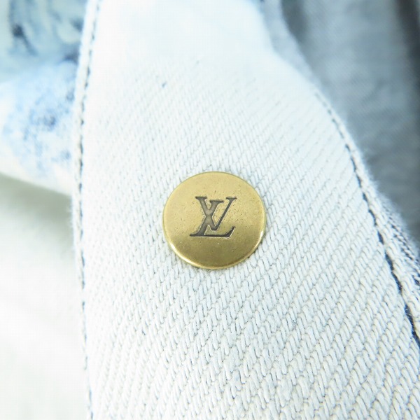 実際に弊社で買取させて頂いた【JPタグ】LOUIS VUITTON/ルイヴィトン モノグラムバンダナショートスリーブ デニムシャツ RM222MNW2HNS17X純正ハンガー付/XLの画像 8枚目