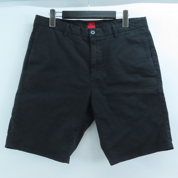 実際に弊社で買取させて頂いたHUGO BOSS/ヒューゴボス ショートパンツ/半袖 ロゴ Tシャツ/サンダル/キャップ 4点セットの画像 1枚目