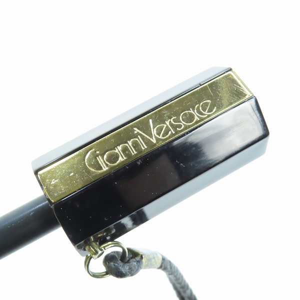 実際に弊社で買取させて頂いたジャンニヴェルサーチ 折りたたみ傘 雨具 総柄 ホワイト系×ネイビー×レッドの画像 6枚目