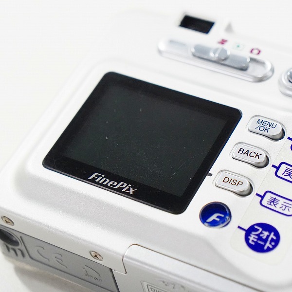 実際に弊社で買取させて頂いたFUJIFILM/富士フィルム FinePix F410 コンパクトデジタルカメラ 動作未確認の画像 5枚目