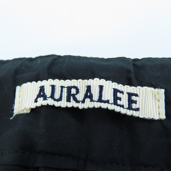 実際に弊社で買取させて頂いたAURALEE/オーラリー SUVIN HIGH COUNT CLOTH QUILTING PANTS/キルティング パンツ A20AP02SK/4の画像 2枚目
