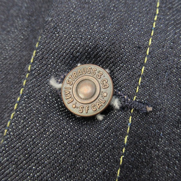 実際に弊社で買取させて頂いた【未使用】Levi’s/リーバイス VINTAGE CLOTHING 557XX Lot557 3rd デニム ジャケット/Gジャン 74998-0003/40の画像 6枚目