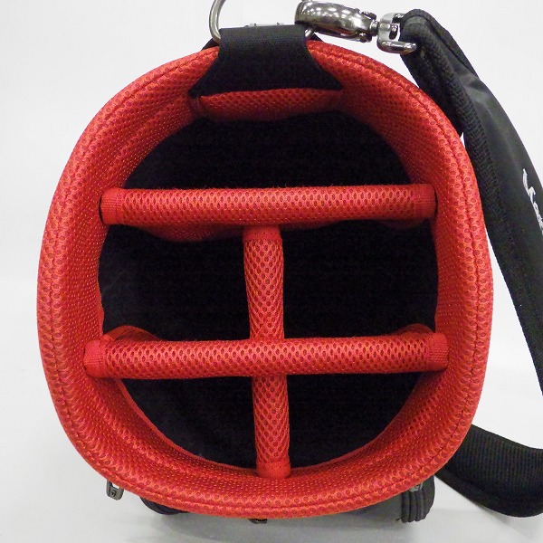 実際に弊社で買取させて頂いたTaylormadeｘMercedes-Benz/テーラーメイドｘメルセデス・ベンツ 5分割キャディバッグ ブラックｘホワイトｘレッドの画像 3枚目