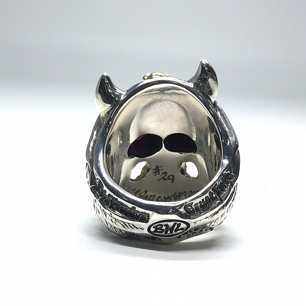 実際に弊社で買取させて頂いた【ギャラ付/1点物】BWL グラフィティマスタースカルリング ガーネットアイズ 18K Xボーンスカル w/2ダイヤアイズ/21.5号の画像 2枚目