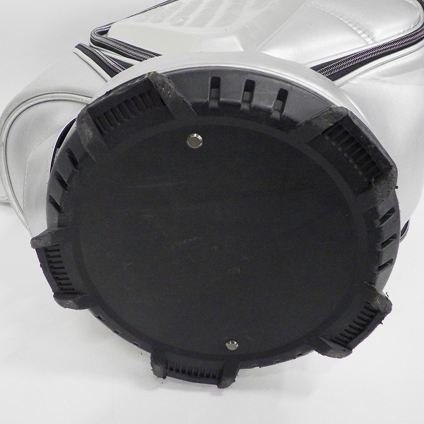 実際に弊社で買取させて頂いたTaylorMade/テーラーメイド TB647 プレミアムクラシック 9.5型 5分割キャディバッグ シルバーの画像 8枚目