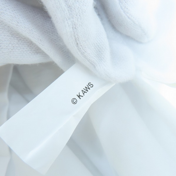 実際に弊社で買取させて頂いたCOMME des GARCONS SHIRT×KAWS/コムデギャルソンシャツ×カウズ ピンク/グリーン プリントTシャツ FH-T004/XLの画像 4枚目