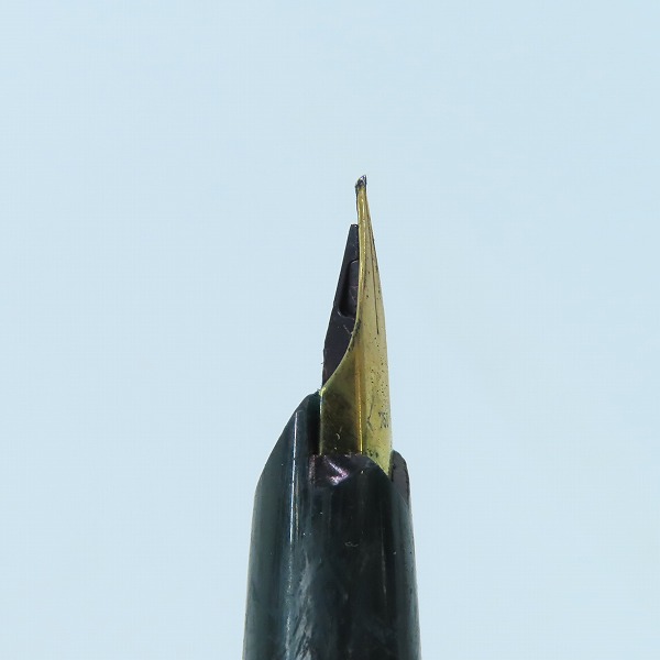 実際に弊社で買取させて頂いたMONTBLANC/モンブラン 万年筆 #121 ペン先750刻印 ダークグリーンの画像 4枚目