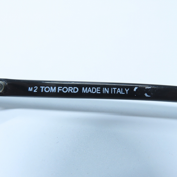 実際に弊社で買取させて頂いたTOM FORD/トムフォード メガネフレーム アイウェア 眼鏡 TF5785-D-B 005の画像 4枚目