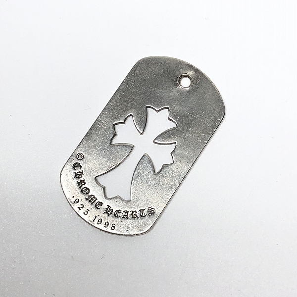 実際に弊社で買取させて頂いたCHROME HEARTS/クロムハーツ D/TAG LRG CROSS  ラージドッグタグ カットアウト クロス