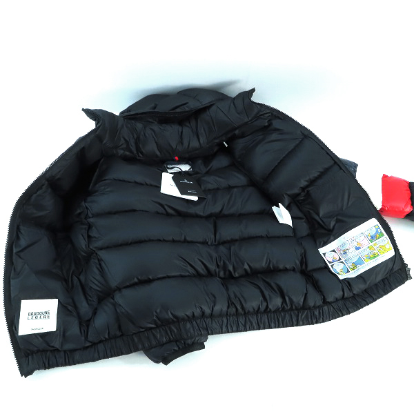 実際に弊社で買取させて頂いた【JPタグ】MONCLER/モンクレール WILLM GIUBBOTTO アームトリコロール ダウンジャケット E20914135585/0の画像 2枚目