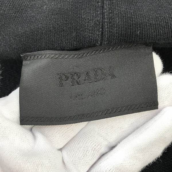 実際に弊社で買取させて頂いた【JPタグ】PRADA/プラダ 22SS 三角プレート ジップアップパーカー UJL13A/S の画像 2枚目