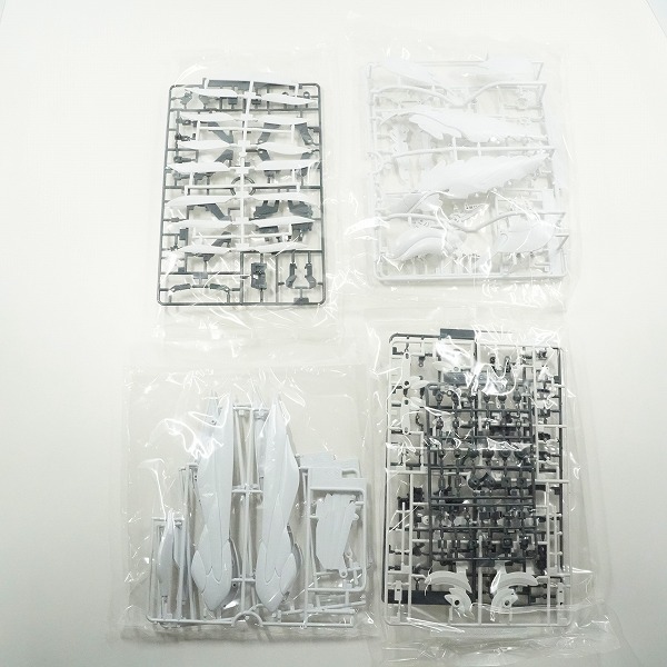 実際に弊社で買取させて頂いた【未組立】BANDAI /バンダイ 新機動戦記ガンダムW MG XXXG-00W0 ウイングガンダムゼロ エンドレスワルツ版 1/100の画像 2枚目