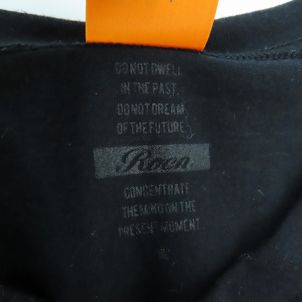 実際に弊社で買取させて頂いたRoen×Disney/ロエン×ディズニー ハロウィン限定 モノクロ ミッキーマウス 吸血鬼 半袖Tシャツ /48の画像 4枚目