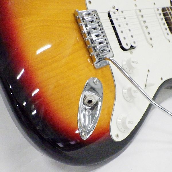 実際に弊社で買取させて頂いた★Fernandes/フェルナンデス ストラトキャスターType SSH エレキギター ソフトケース付の画像 6枚目