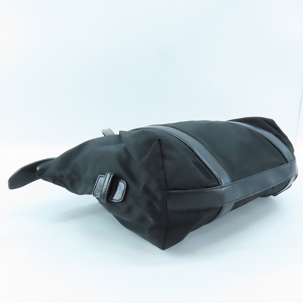 実際に弊社で買取させて頂いたPRADA/プラダ ナイロントートバッグ ブラック  鍵付き の画像 2枚目